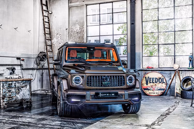 Bản độ Mercedes-AMG G 63 Limitless chỉ được sản xuất một chiếc theo đơn đặt hàng riêng. Tại Việt Nam, một số chiếc G 63 với gói độ Hofele cũng đã được đại lý tư nhân đưa về trong thời gian vừa qua.