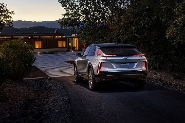 Khách hàng tại Trung Quốc có thể tiến hành đặt trước mẫu Cadillac Lyriq chạy điện mới thông qua ứng dụng Cadillac IQ hoặc WeChat với khoản đặt cọc 1.190 Nhân dân tệ (khoảng 4,3 triệu đồng).