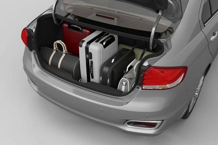 Những trang bị an toàn của mẫu xe gồm 2 túi khí, hệ thống chống bó cứng phanh, phân bổ lực phanh điện tử và hệ thống chống trộm. Tại thị trường Ai Cập, giá xe Toyota Belta 2022 dao động từ 235.000 - 275.000 Bảng (khoảng 339 - 396 triệu đồng).. Khi có mặt trên thị trường Ấn Độ, Toyota Belta 2022 sẽ cạnh tranh với những đối thủ như Honda City, Suzuki Ciaz, Hyundai Verna, Skoda Slavia và Volkswagen Vento.