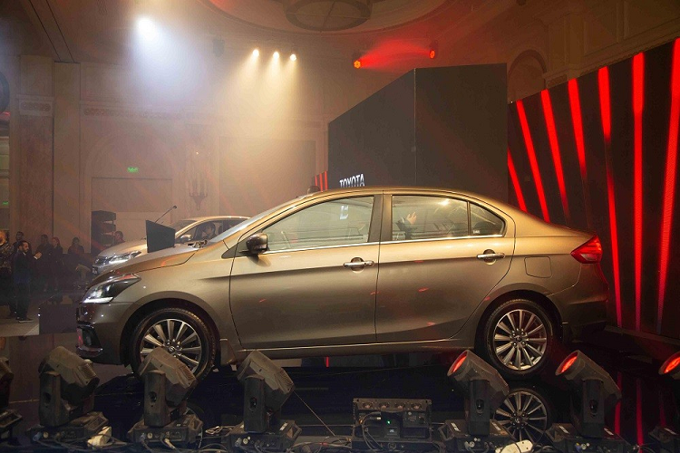 Đến hôm 19/11 vừa qua, Toyota Belta 2022 giá rẻ đã chính thức trình làng tại thị trường Ai Cập. Như vậy, Ai Cập mới là thị trường đầu tiên trên thế giới đón nhận mẫu sedan cỡ B thay thế Toyota Vios này chứ không phải Ấn Độ.