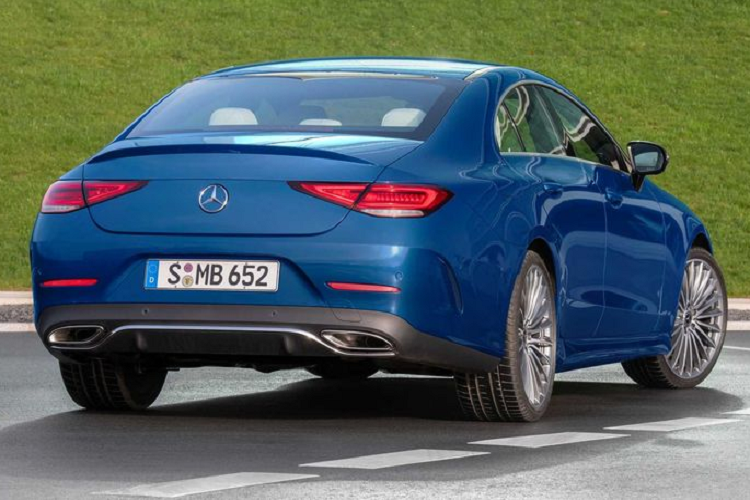 Bảng màu sơn ngoại thất của CLS 2022 hiện có thêm màu xanh dương ánh kim Starling Blue Metallic.