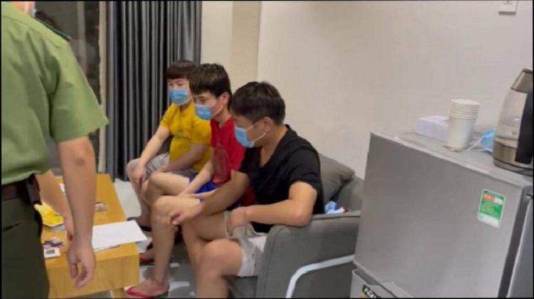 Phat hien 4 nguoi Trung Quoc nhap canh trai phep trong 1 chung cu o TP.HCM