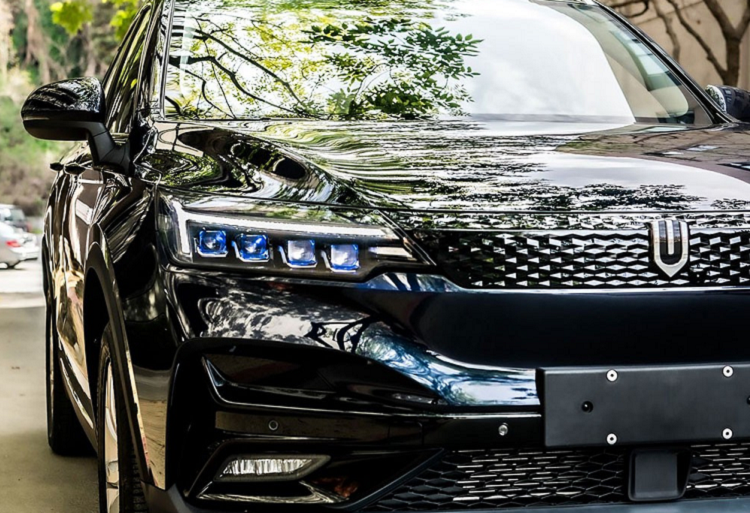 Ở phiên bản dành cho thị trường châu Âu, Skywell Imperium ET5 sở hữu kích thước cụ thể là chiều dài 4.698 mm, chiều rộng 1.908 mm, chiều cao 1.696 mm và chiều dài cơ sở 2.800 mm. 