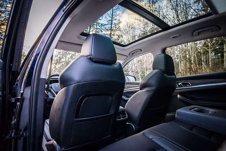 Nguồn cung cấp sức mạnh cho Skywell Imperium ET5 ở thị trường châu Âu là mô-tơ điện mạnh 204 mã lực, kết hợp với cụm pin lithium-ion 72 kWh. Nhờ đó, xe có thể chạy được 460 km sau khi sạc đầy pin. Ở thị trường châu Âu, Skywell Imperium ET5 có cả hệ thống sạc nhanh, giúp tăng dung lượng pin từ 20% lên 80% trong 30 phút. 