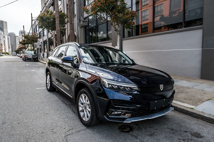 Trong làng sản xuất tivi thế giới, cái tên Skyworth có lẽ đã không còn xa lạ. Đây vốn là hãng sản xuất tivi lớn thứ ba của Trung Quốc. Không dừng ở mảng tivi, Skyworth còn lấn sân sang ngành sản xuất ôtô. Thậm chí, Skyworth còn là công ty đưa mẫu xe ôtô điện Trung Quốc đầu tiên đến với thị trường Mỹ. 