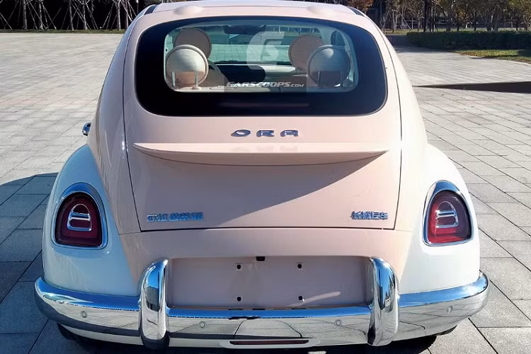 Theo thông tin từ Bộ Công nghiệp và Công nghệ Thông tin Trung Quốc, tổng thể kích thước DxRxC của ORA Ballet Cat lần lượt là 4.401 x 1.867 x 1.633 mm, với trục cơ sở đạt 2.750mm. Ballet Cat chỉ nặng khoảng 1.710 kg.