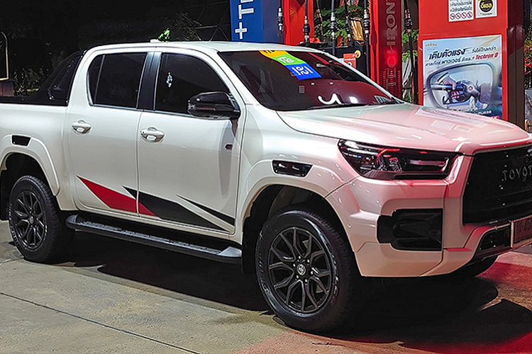 Tốc độ tối đa và tua máy ở các cấp số (từ 1 – 6) ở chế độ D: Số 1. 40 km/h tại vòng tua 4.200 vòng/phút; Số 2. 71 km/h tại vòng tua 4.000 vòng/phút; Số 3. 97 km/h tại vòng tua 3.900 vòng/phút; Số 4. 143 km/h tại vòng tua 3.750 vòng/phút; Số 5. 191 km/h tại vòng tua 3.500 vòng/phút; Số 6. 195 km/h tại vòng tua 2.900 vòng/phút. Tốc độ tối đa đạt 195 km/h đạt được tại vòng tua 2.900 vòng/phút (ở số 6).