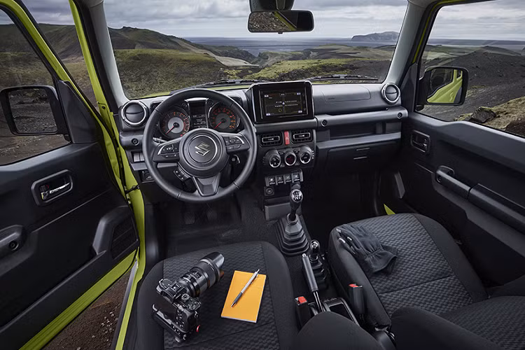 Nếu có giá bán tốt kết hợp sự yêu thích sẵn có từ người dùng trong nước, Suzuki Jimny có thể sẽ trở thành một hiện tượng mới của làng xe trong nước, thúc đẩy doanh số và trở thành đầu tàu sản phẩm của Suzuki Việt Nam