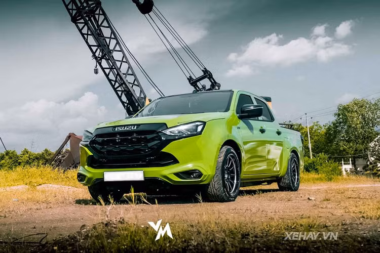 Được biết, trong tương lai cá nhân chiếc Isuzu D-Max 2021 này sẽ còn được chủ nhân độ thêm một vài chi tiết nữa.