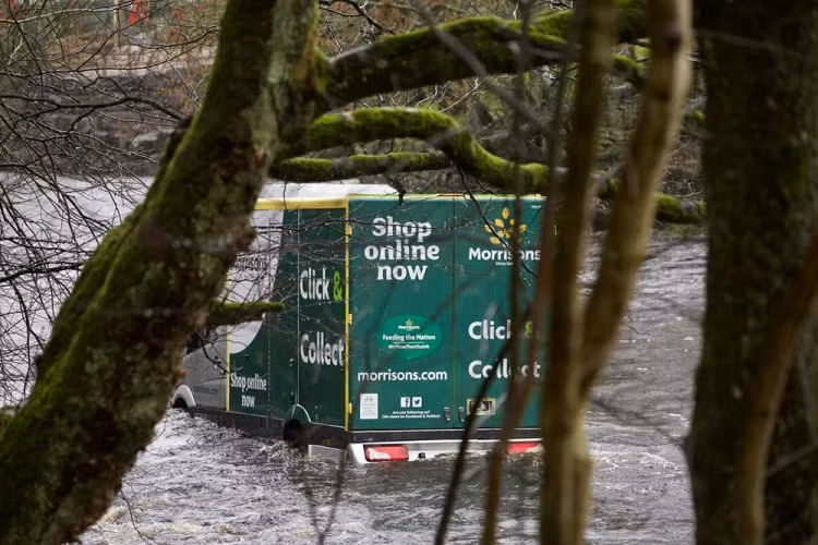 Di theo ung dung dieu huong, tai xe giao hang 