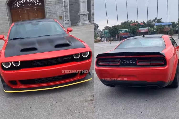 Chiếc Dodge Challenger SRT Super Stock 2021 mới được một đại gia Phú Thọ mua về là phiên bản mạnh mẽ nhất của Dodge Challenger tại Việt Nam từ trước đến nay. Mẫu xe này có sức mạnh nguyên bản lên đến 807 mã lực.