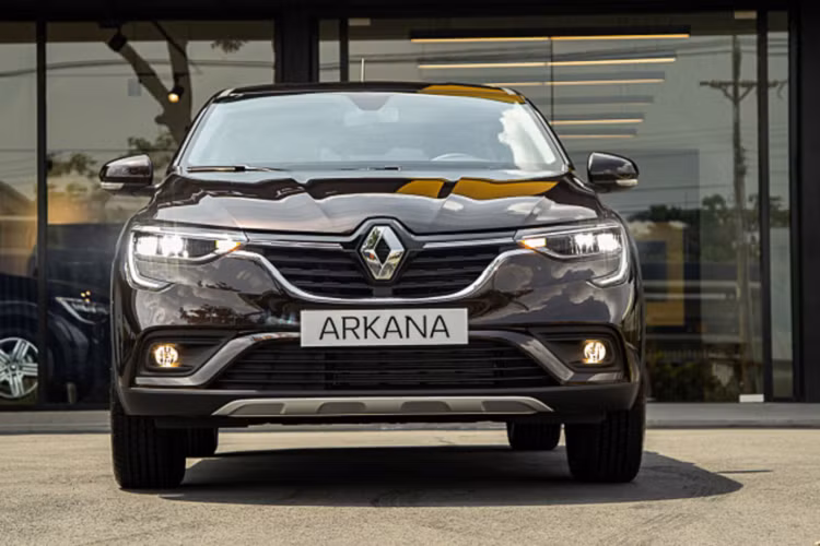 Có thể nói, hai mẫu xe Arkana và Kaptur đánh dấu sự trở lại của thương hiệu xe Pháp – Renault tại Việt Nam vẫn chưa thể làm nên chuyện. Thậm chí, bán được xe là điều “khó làm” của Renault Việt Nam. Renault Arkana được trang bị động cơ xăng 4cyl thẳng hàng, dung tích 1.6 lít, hút khí tự nhiên (N/A), cho công suất tối đa 114 mã lực. Sức mạnh được truyền xuống cầu trước (FWD), thông qua hộp số tự động biến thiên vô cấp CVT X-Tronic.