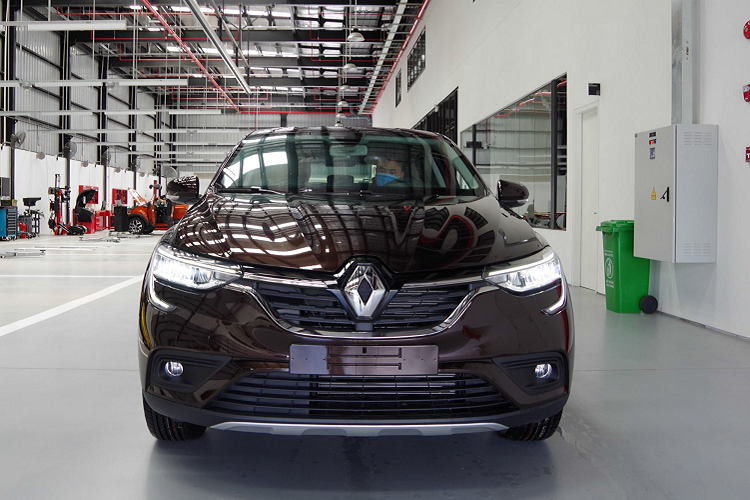 Hơn nữa, tầm giá dưới 700 triệu cho chiếc Renault Arkana đã qua sử dụng này mang ưu điểm ở độ độc đáo và rộng rãi hơn so với lựa chọn CUV hạng B như Hyundai Kona. Tuy nhiên, khách mua Renault Arkana nên chuẩn bị sẵn tâm lý vì dòng xe này khó bán lại và có độ trượt giá cao.