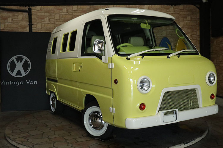 Nói đến xe kei, chúng là những chiếc xe lưu hành nội địa đặc thù ở Nhật Bản và để khiến chúng trở nên thú vị hơn, nhiều xưởng xe độ có thể biến chúng thành các phiên bản mini của xe van và bán tải cỡ lớn từ phương Tây như Pháp, Nga, và Mỹ.