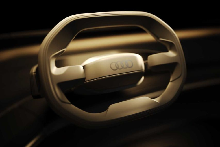 Chỉ trong vòng vài năm qua Audi đã khai tử nhiều cái tên, song bên cạnh đó cũng không ít cái tên mới được ra mắt. Thương hiệu xe hơi đến từ Đức trong 5 năm nữa sẽ cho ra mắt dòng xe sử dụng động cơ đốt trong cuối cùng và toàn bộ xe bán ra toàn cầu từ năm 2033 sẽ hoàn toàn là xe điện.