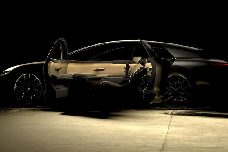 Vào tuần trước, phó chủ tịch thương hiệu Audi và trưởng bộ phận thiết kế của hãng đã giới thiệu bộ ba concept có tên là Audi Grand Sphere mới, Sky Sphere và Urban Sphere. Cả ba đều dựa trên nền tảng xe điện Artemis của dự án sắp ra mắt.