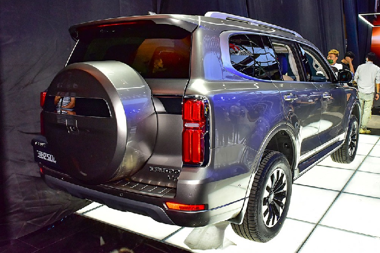 Hiện giá xe Great Wall Tank 500 2022 và thời điểm có mặt trên thị trường Trung Quốc vẫn chưa được công bố. Dự tính mẫu xe này có giá mêm hơn nhiều so với đối thủ đến từ Nhật Bản là Toyota Land Cruiser 2022.