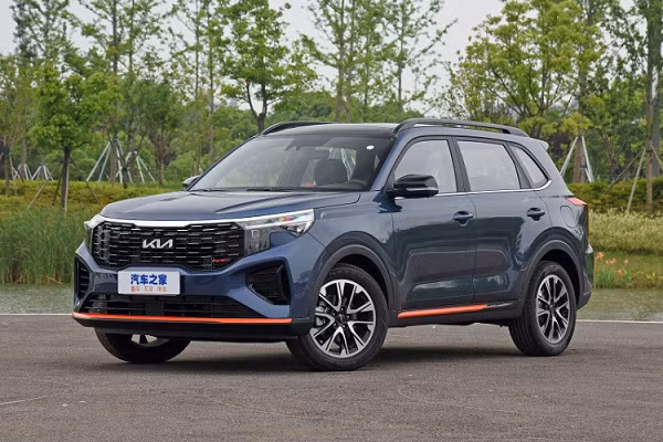 Ở bản thường, mẫu crossover cỡ C này dùng vành có với thiết kế 10 chấu phối 2 màu. Trong khi đó, bản GT-Line lại được trang bị vành 5 chấu kép hình chữ "V".