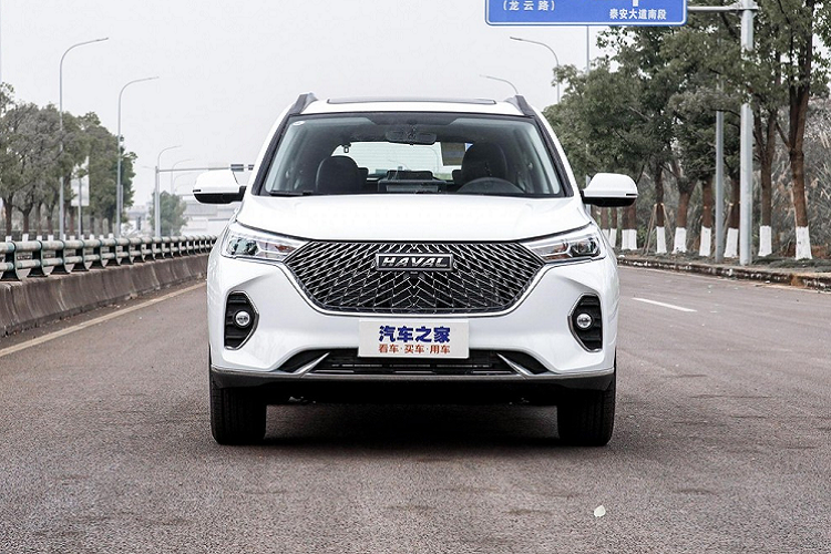Trên phương diện công suất, Haval M6 Plus 2021 sẽ được trang bị một động cơ tăng áp dung tích 1.5 lít với tối đa 150 mã lực và 210 Nm mô-men xoắn cực đại. Người mua có hai tùy chọn hộp số gồm hộp số sàn 6 cấp hoặc hộp số ly hợp kép 7 cấp, và cả hai đều dùng hệ dẫn động cầu trước.
