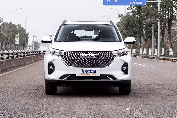 Trên phương diện công suất, Haval M6 Plus 2021 sẽ được trang bị một động cơ tăng áp dung tích 1.5 lít với tối đa 150 mã lực và 210 Nm mô-men xoắn cực đại. Người mua có hai tùy chọn hộp số gồm hộp số sàn 6 cấp hoặc hộp số ly hợp kép 7 cấp, và cả hai đều dùng hệ dẫn động cầu trước.