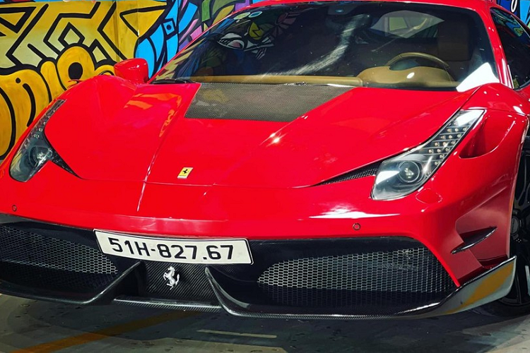 Đến nay, 1 trong các siêu xe của doanh nhân này sở hữu đã được nhìn thấy xuất hiện trong chính showroom bán xe Lamborghini Huracan nên nhiều khả năng, nhà sưu tầm xe đã thanh lý chiếc Ferrari 458 Italia độ Misha Designs để rước siêu bò Lamborghini Huracan LP610-4 về garage.