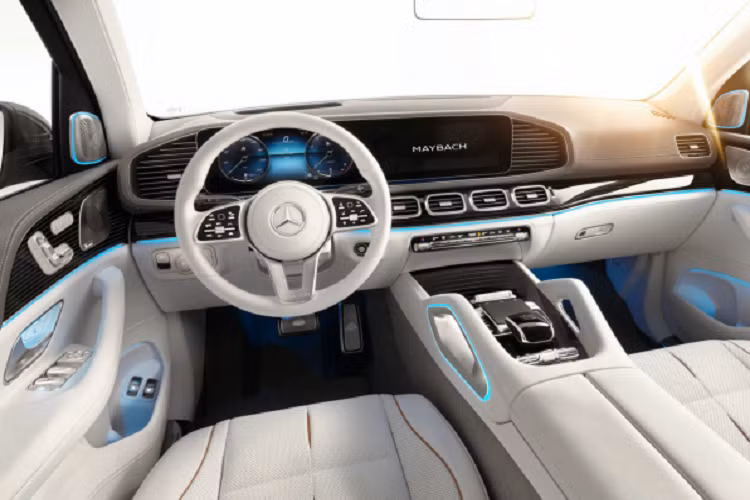 Sức mạnh được truyền xuống bốn bánh (4Matic) là trang bị tiêu chuẩn trên Maybach GLS, thông qua hộp số tự động 9 cấp.