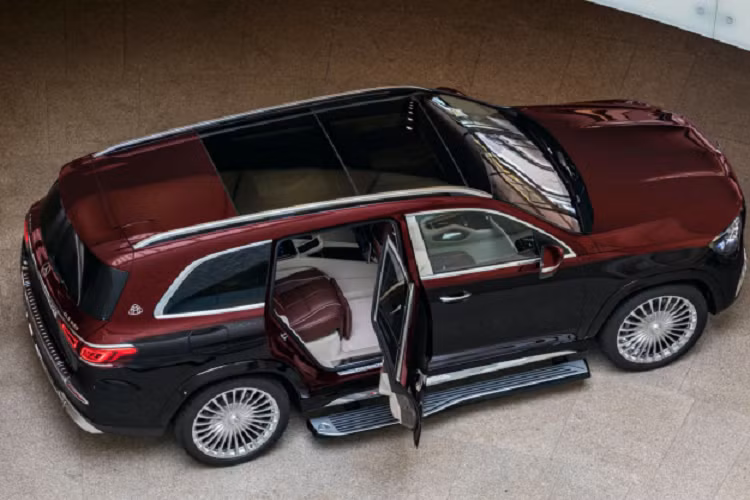 Nhờ đó, GLS 600 4Matic hứa hẹn sẽ trở thành dòng SUV siêu sang hấp dẫn “đại gia” Việt khi tìm mua một chiếc xe siêu sang, “gầm cao máy thoáng” linh động di chuyển hơn. Khi mà những năm gần đây, giới nhà giàu thường có xu hướng chuộng xe SUV hạng sang hơn là sedan truyền thống. Ngoài ra, SUV còn phù hợp với điều kiện đường sá tại Việt Nam.