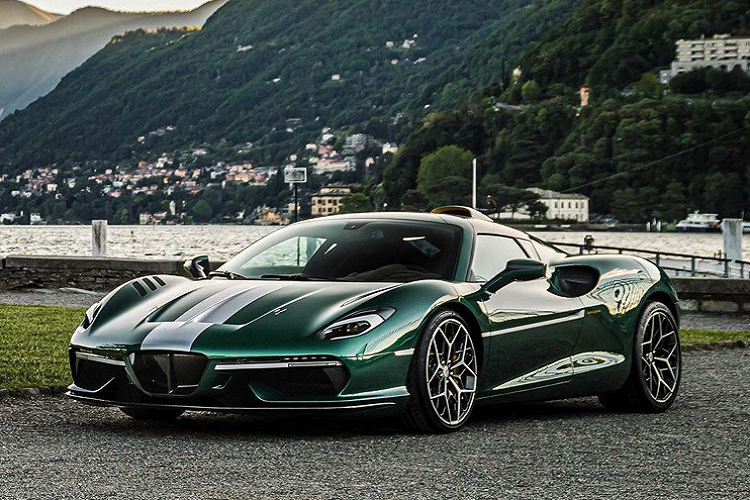 Nhà sản xuất Carrozzeria Touring đã ra mắt chiếc xe mới nhất của họ, Arese RH95, tại triển lãm Salon Prive Concours d’Elegance 2021, được tổ chức tại Cung điện Blenheim ở Oxfordshire, Vương quốc Anh. Được lấy cảm hứng từ Ferrari 488, Touring Superleggera Arese RH95 mới được sản xuất nhằm kỷ niệm 95 năm thành lập thương hiệu này.