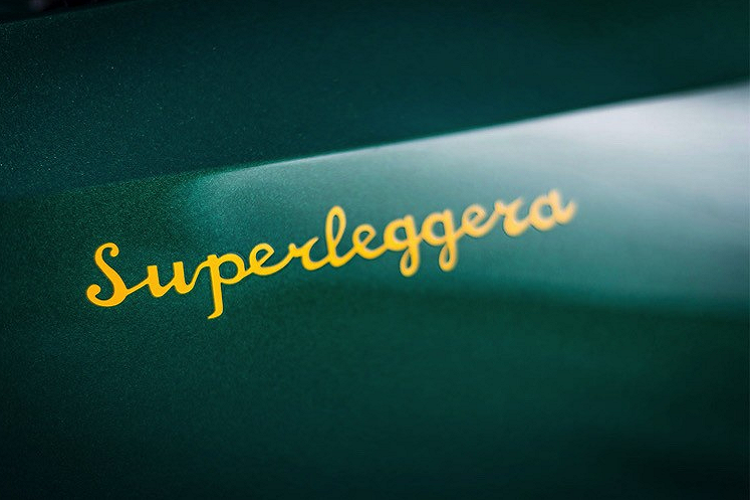 Đây cũng là cụm từ thường xuyên xuất hiện trên những mẫu siêu xe ngày nay, điển hình là Lamborghini Gallardo Superleggera hay Aston Martin DBS Supperleggera.