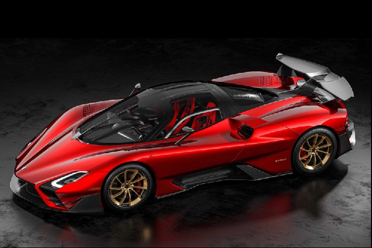 Hồi đầu năm nay, thương hiệu siêu xe SSC North America đã phá vỡ kỷ lục tốc độ xe sản xuất với hypercar Tuatara, đạt tốc độ trung bình hai chiều 455,2 km/h tại Trung tâm Vũ trụ Kennedy ở Florida. Đây là lần thứ hai cố gắng đột phá mốc 300 dặm/giờ (483 km/h) của SSC sau những thông tin thiếu nhất quán ở lần chạy tốc độ kỷ lục năm ngoái.