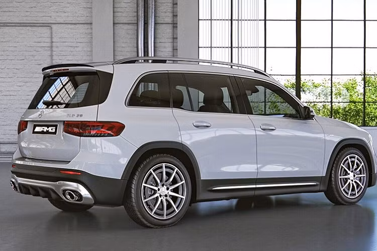 Cùng với dòng A35 sedan, GLB 35 AMG cũng trở thành phiên bản “nhập môn” xe hiệu năng cao Mercedes-AMG dành cho những khách hàng muốn trải nghiệm xe sang hiệu năng cao với chi phí mua xe hợp lý.