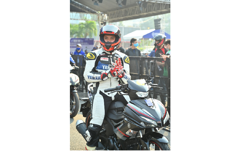 Dan choi xe may Honda phan khich lai thu Yamaha Exciter 155 VVA moi-Hinh-7