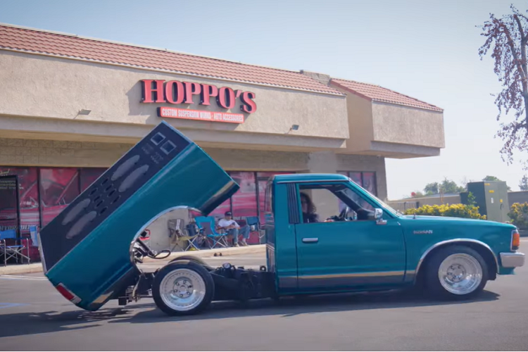 Tuason và cửa hàng của anh ấy vẫn kiên trì sản xuất các bộ phận thủy lực cho hệ thống treo và thùng xe đến mức họ tự hào trở thành cửa hàng chính cung cấp cho toàn bộ vùng Nam California.