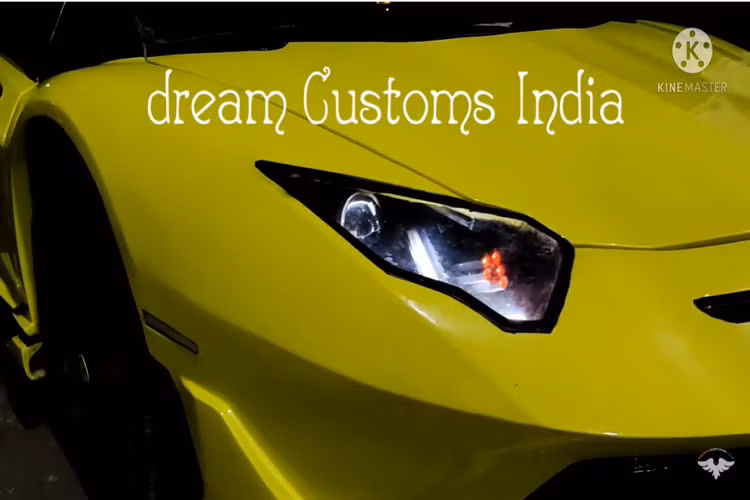 Thế nhưng một công ty mang tên Dream Customs India lại quyết định kết hợp biến hóa một chiếc Honda Civic độ Lamborghini Aventador SVJ. Mặc dù kết quả cuối cùng không thể đánh lừa những người đam mê thương hiệu Ý, nhưng chúng ta cũng phải công nhận rằng công ty Ấn Độ đã nỗ lực hết sức và chiếc xe nhái trông không tệ.