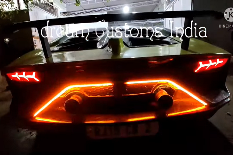 Như những nhìn được thấy trong video, Dream Customs India dường như đã chế tạo chiếc SVJ nhái của mình bằng một chiếc Honda Civic thế hệ thứ 8. Giả định xe gốc không phải là bản Si, đồng nghĩa nó sử dụng một động cơ VTEC 4 xi-lanh dung tích 2.0 lít sản sinh 141 mã lực, thua xa con số 759 mã lực của Aventador SVJ xịn. Trên mặt hình thức, chiếc xe nhái có hàng loạt trang bị mới như đèn, thân vỏ, la-zăng, và cả cặp cánh cửa cắt kéo đặc trưng của Lamborghini.