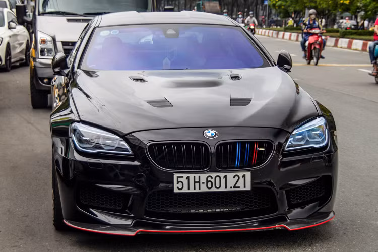 Buổi lễ ăn hỏi của CEO, dân chơi siêu xe Tống Đông Khuê còn quy tụ sự góp mặt của những mẫu xe khác như: Maserati Quattroporte, Jeep Gladiator Rubicon, Audi TT, cặp đôi Mercedes-AMG CLA 45,...