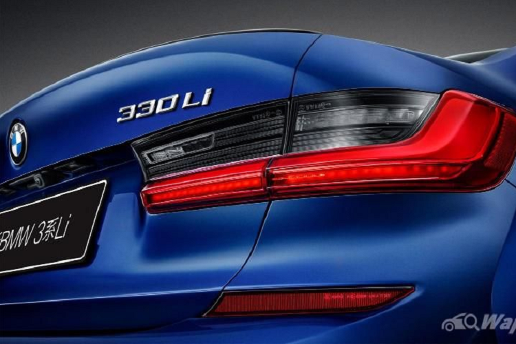 Kết quả là BMW 3 Series LWB 2021 mới có chiều dài tổng thể 4.829 mm, chiều cao 1.463 mm (nhỉnh hơn một chút so với con số 1.435 mm tiêu chuẩn) và chiều rộng 1.827 mm giữ nguyên.