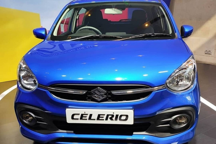 Chưa hết, động cơ này còn có hệ thống tự động ngắt động cơ tạm thời Idle Start Stop giúp tiết kiệm xăng hơn. Theo hãng Suzuki, động cơ của Celerio 2022 chỉ tiêu thụ lượng xăng 26,68 km/lít (khoảng 3,74 lít/100 km). Hãng Suzuki hứa hẹn đây sẽ là mẫu xe tiết kiệm xăng nhất phân khúc ở thị trường Ấn Độ.