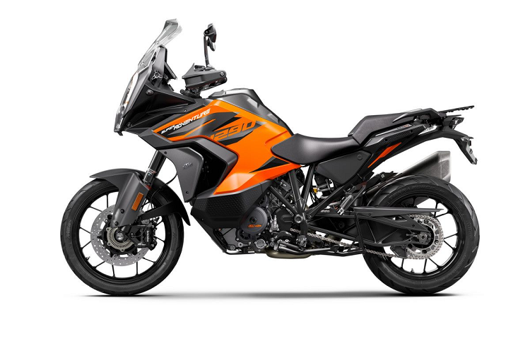 Đối với các tay đua ưa tốc độ ở 1290 Super Adventure S 2021, KTM cung cấp gói nâng cấp hệ thống treo (Suspension Pro) cho phép điều chỉnh riêng cho giảm xóc trước và sau. Mức giá xe 1290 Super Adventure S 2021 hiện chưa được công bố cụ thể.
