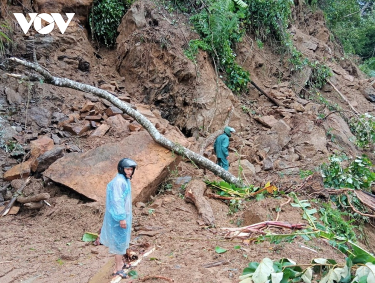 Quang Nam khac phuc hau qua mua lu giua Covid-19 phuc tap-Hinh-5