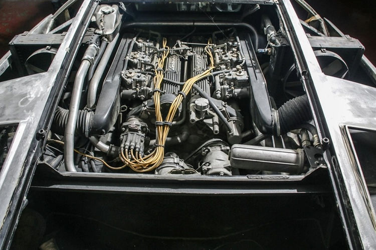 Điều đáng nói ở chỗ, khi bỏ ra số tiền trên, chủ nhân mới của chiếc Lamborghini Countach LP 5000 S sẽ không nhận về siêu xe còn nguyên vẹn. Thay vào đó, chủ sở hữu sẽ nhận về những mảnh tách rời của chiếc siêu xe này.