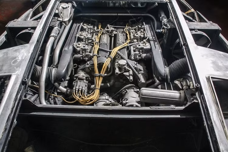 Điều đáng nói ở chỗ, khi bỏ ra số tiền trên, chủ nhân mới của chiếc Lamborghini Countach LP 5000 S sẽ không nhận về siêu xe còn nguyên vẹn. Thay vào đó, chủ sở hữu sẽ nhận về những mảnh tách rời của chiếc siêu xe này.