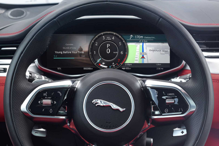 Phiên bản nâng cấp facelift mới của mẫu SUV Jaguar F-Pace 2021 sắp được ra mắt tại thị trường Việt. F-Pace 2021 là mẫu SUV lớn nhất của gia đình xe “Báo anh”.