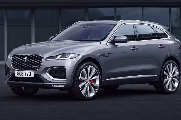 Thiết kế nội thất F-Pace 2021 với nhiều chi tiết tinh tế, vật liệu sang trọng và công nghệ trực quan. Nội thất được trang bị hệ thống thông tin giải trí Pivi Pro mới nhất tích hợp 2 sim của Jaguar được truy cập thông qua màn hình cảm ứng kính vát cong HD 11,4 inch hoàn toàn mới.