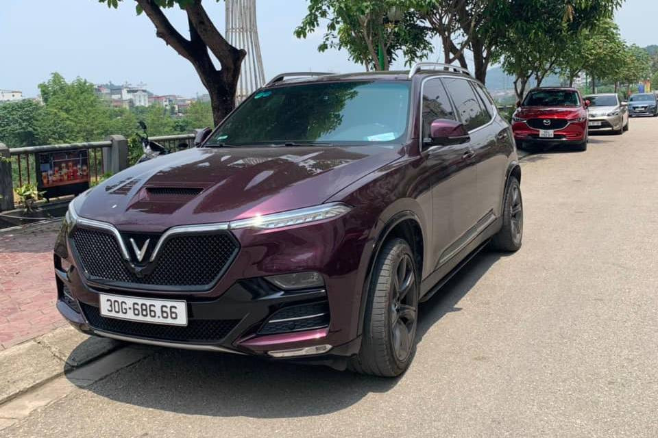 Giá xe VinFast President được bán với mức giá ưu đãi là 3,8 tỷ đồng, đi kèm một loạt đặc quyền như miễn phí bảo dưỡng trong 5 năm, ưu tiên phục vụ khi xe vào xưởng mà không cần đặt lịch trước.