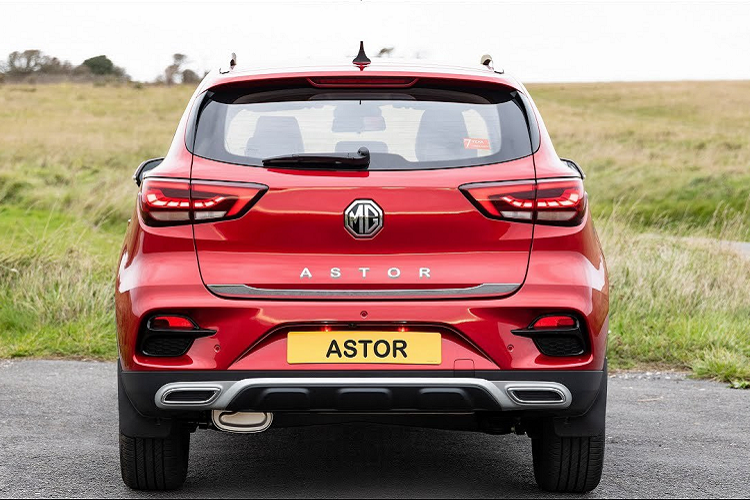 Với động cơ tăng áp này, giá xe MG Astor 2022 sẽ mềm và mạnh hơn các đối thủ cùng phân khúc như Hyundai Creta, Kia Seltos, Nissan Kicks và Renault Duster. Động cơ của MG Astor đồng hành với hộp số sàn hoặc hộp số tự động. Dự kiến, MG Astor sẽ chính thức trình làng tại thị trường Ấn Độ vào tháng 9 năm nay.