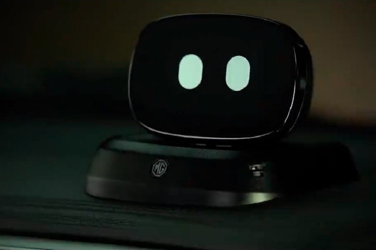 Dùng công nghệ i-Smart Hub, trợ lý ảo AI của MG Astor có thể mô tả cảm xúc và giọng nói như con người đồng thời cung cấp thông tin chi tiết dựa trên Wikipedia. Tính năng này được thiết kế để tương tác với người trong xe và thậm chí có thể quay sang lắng nghe khi bạn nói.