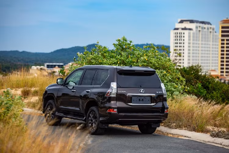 Lexus GX 460 2022 tại Việt Nam vẫn trang bị động cơ xăng V8 4.6L, cho công suất tối đa 292 mã lực và mô-men xoắn 438 Nm.