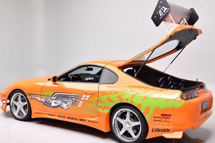 Nhà đấu giá Barrett-Jackson vẫn chưa đưa ra mức giá mong muốn dành cho siêu phẩm này. Trước đây, một chiếc xe thể thao Toyota Supra khác tham gia trong loạt phim Fast &amp; Furious cũng được đấu giá thành công với trị giá 185.000 USD.