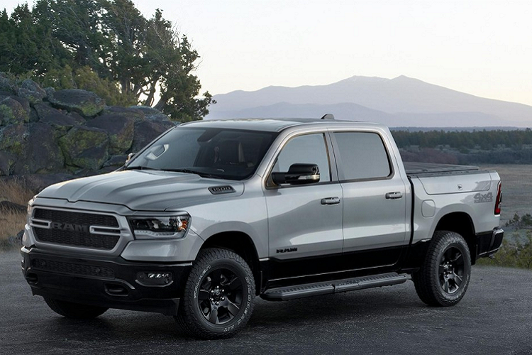 Tại triển lãm Chicago Auto Show, bản trang bị BackCountry Edition của mẫu bán tải Dodge Ram 1500 2022 mới đã chính thức được thương hiệu xe Mỹ công bố hình ảnh cùng thông số chính thức. Theo đó, Dodge Ram 1500 BackCountry Edition được xem là bản đặc biệt, kết hợp giữa hai bản trang bị Ram 1500 Big Horn và Lone Star.